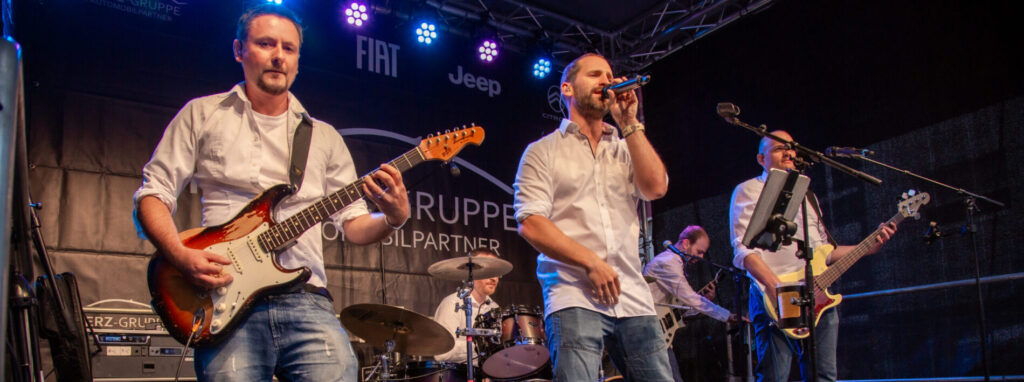 Auf der Bühne in der Salzstraße beim Altstadtfest 2025 mit Offbeat Coverrock Rock Coverband